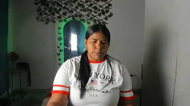Ebony luna online show from 7, 7, 2026
