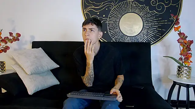 LukeSavagge online show from 5, 10, 2025