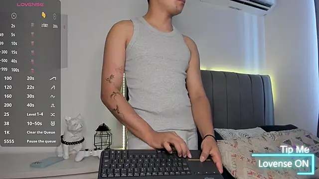 Snapshot of JARETHH chatting on 29, 10, 2025 JARETHH online show from 29, 10, 2025