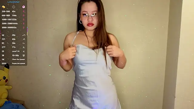 Snapshot of DaisyBickMoon chatting on 9, 10, 2025 DaisyBickMoon online show from 9, 10, 2025