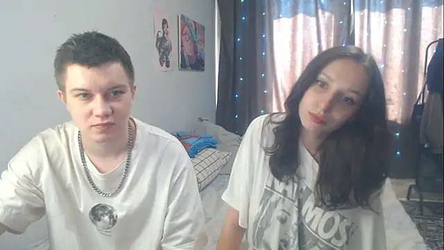 Snapshot of Mark_and_Wendy chatting on 6, 6, 2026 Mark and Wendy online show from 6, 6, 2026