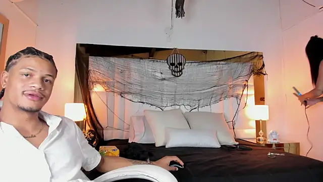 Snapshot of Latin_Pleasures chatting on 17, 10, 2025 Latin Pleasures online show from 17, 10, 2025