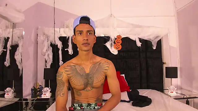 Snapshot of Latin_Pleasures chatting on 20, 10, 2025 Latin Pleasures online show from 20, 10, 2025