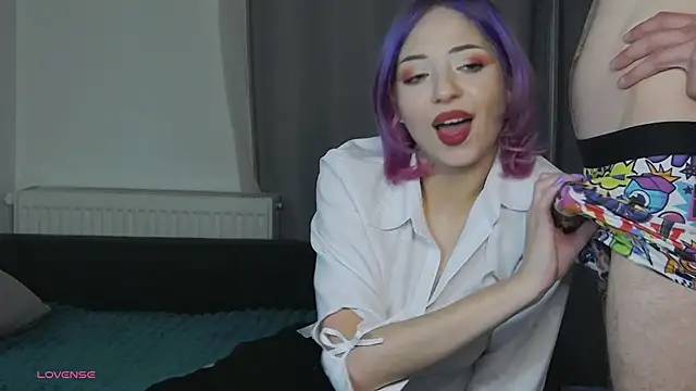 Dahliacruzz online show from 7, 5, 2026