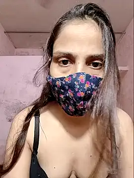 DIVINEDIVAA online show from 5, 10, 2025