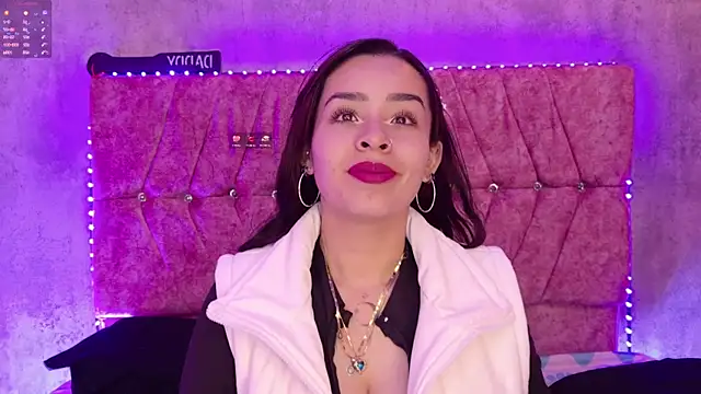Snapshot of Mia_lopez_1 chatting on 21, 5, 2026 Mia lopez 1 online show from 21, 5, 2026