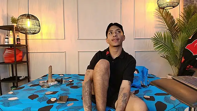 fkenneth macias online show from 19, 10, 2025