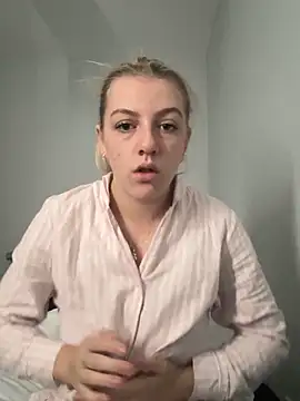 LucyLowbb online show from 5, 10, 2025