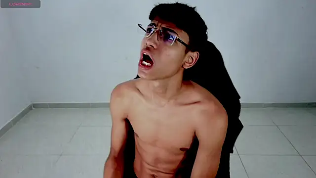 Snapshot of Im_david02 chatting on 7, 4, 2026 Im david02 online show from 7, 4, 2026