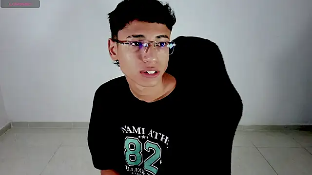 Snapshot of Im_david02 chatting on 6, 4, 2026 Im david02 online show from 6, 4, 2026