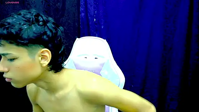 Snapshot of Im_david02 chatting on 11, 11, 2025 Im david02 online show from 11, 11, 2025