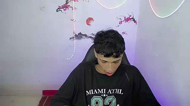 Snapshot of Im_david02 chatting on 15, 11, 2025 Im david02 online show from 15, 11, 2025