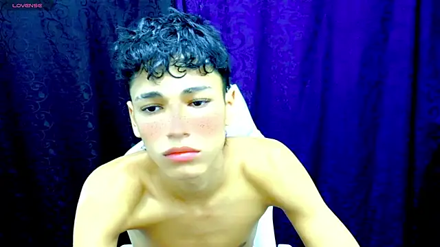 Snapshot of Im_david02 chatting on 12, 11, 2025 Im david02 online show from 12, 11, 2025