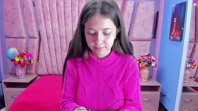 sarah sweett  online show from 22, 10, 2025