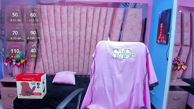 sarah sweett  online show from 25, 3, 2026