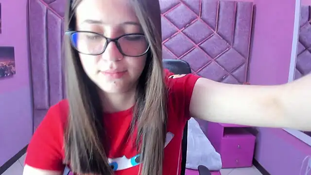 sarah sweett  online show from 8, 4, 2026