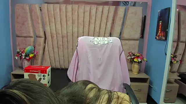 sarah sweett  online show from 26, 3, 2026