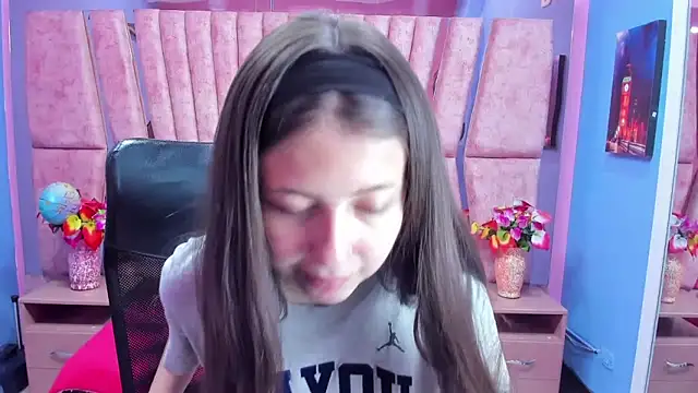 sarah sweett  online show from 23, 10, 2025