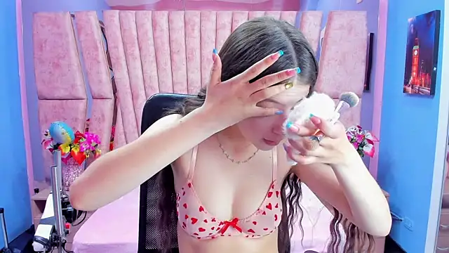 sarah sweett  online show from 5, 11, 2025