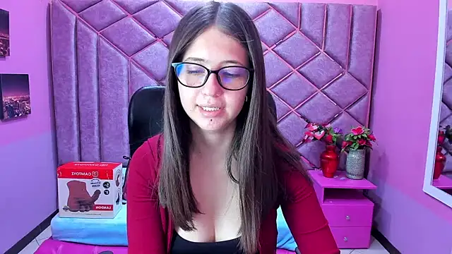 sarah sweett  online show from 20, 4, 2026