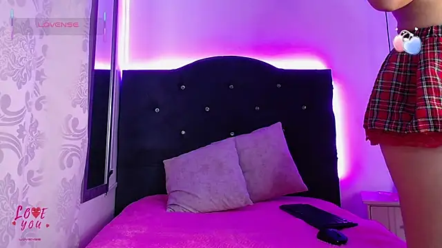 Assbig daphne online show from 6, 10, 2025