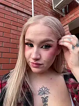 Snapshot of RollDolls chatting on 21, 11, 2025 RollDolls online show from 21, 11, 2025