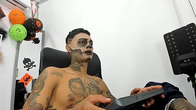 Snapshot of The_boy_dreams1 chatting on 28, 10, 2025 The boy dreams1 online show from 28, 10, 2025