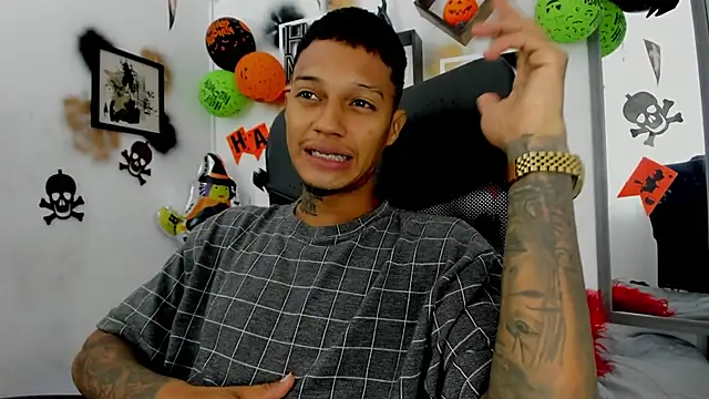 Snapshot of The_boy_dreams1 chatting on 25, 10, 2025 The boy dreams1 online show from 25, 10, 2025