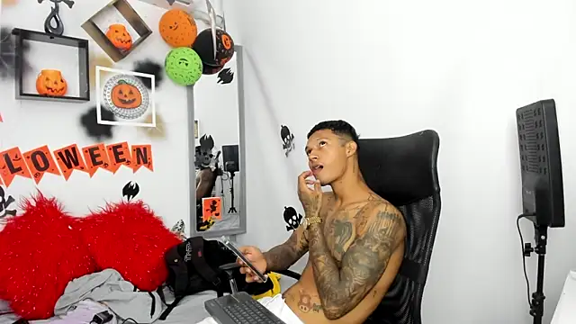 Snapshot of The_boy_dreams1 chatting on 30, 10, 2025 The boy dreams1 online show from 30, 10, 2025