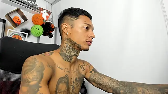 Snapshot of The_boy_dreams1 chatting on 31, 10, 2025 The boy dreams1 online show from 31, 10, 2025