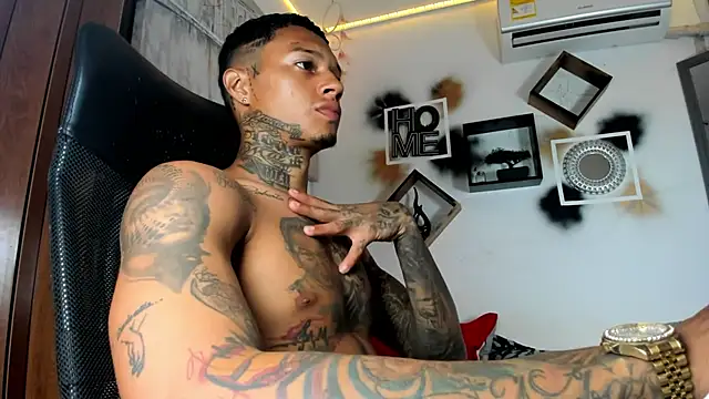 Snapshot of The_boy_dreams1 chatting on 11, 10, 2025 The boy dreams1 online show from 11, 10, 2025