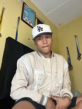 lyan t2 online show from 3, 12, 2025