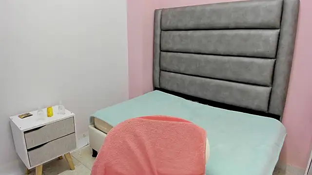 lorerivas online show from 8, 11, 2025