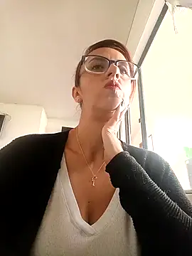 Jade 1-9 online show from 28, 11, 2025