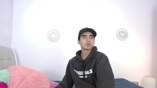 Hottie Guy online show from 24, 11, 2025