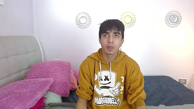 Hottie Guy online show from 25, 11, 2025