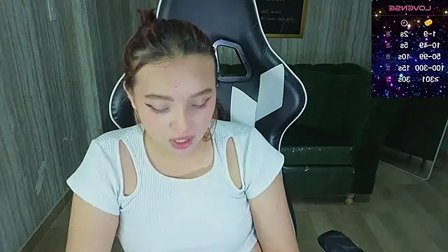 mia foster t online show from 13, 11, 2025