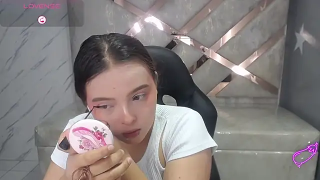 mia foster t online show from 1, 4, 2026