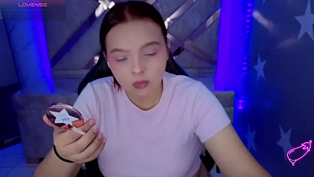 Snapshot of mia_foster_t chatting on 20, 5, 2026 mia foster t online show from 20, 5, 2026