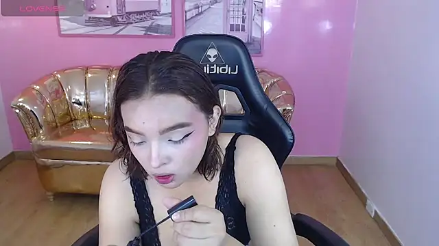 mia foster t online show from 27, 11, 2025