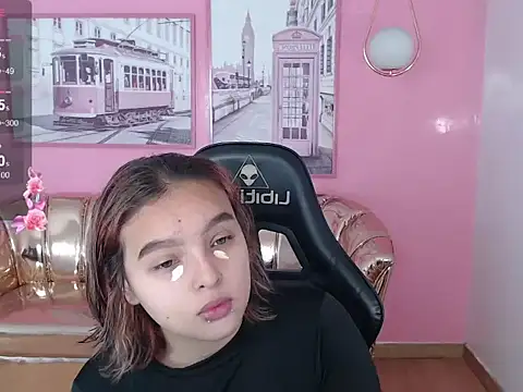 mia foster t online show from 6, 11, 2025