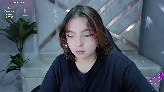 mia foster t online show from 8, 3, 2026