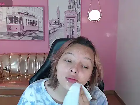 mia foster t online show from 30, 10, 2025