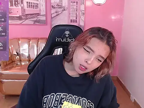 mia foster t online show from 25, 10, 2025