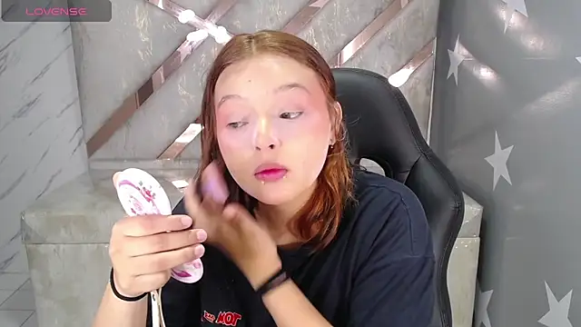 mia foster t online show from 18, 4, 2026