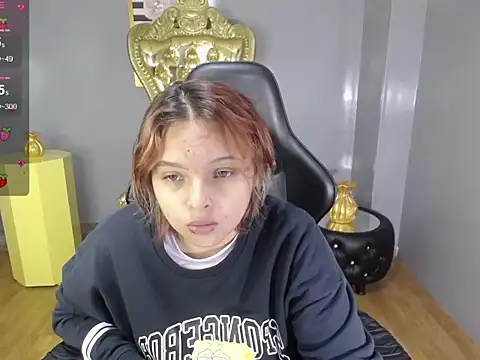 mia foster t online show from 26, 10, 2025