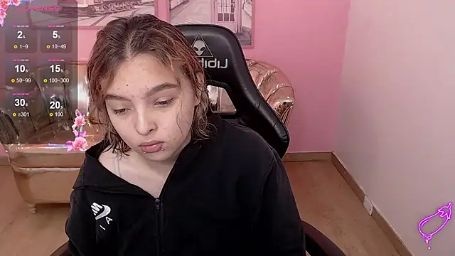 mia foster t online show from 8, 11, 2025