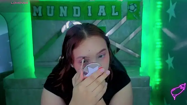 Snapshot of mia_foster_t chatting on 7, 7, 2026 mia foster t online show from 7, 7, 2026