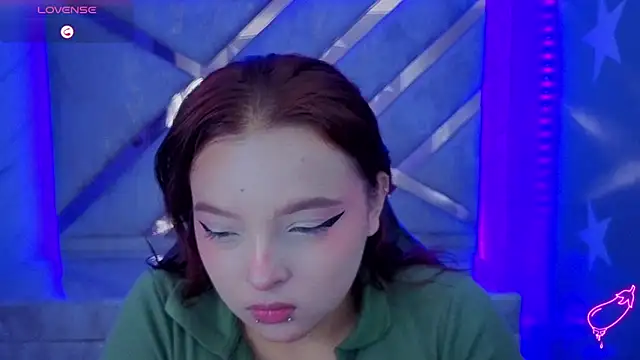 Snapshot of mia_foster_t chatting on 4, 6, 2026 mia foster t online show from 4, 6, 2026