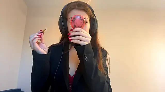 Nayra flash online show from 11, 10, 2025